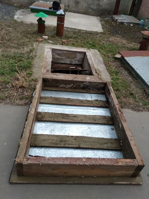 Продам погріб в районі ЦРЛ.