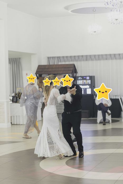 Suknia ślubna z piórami