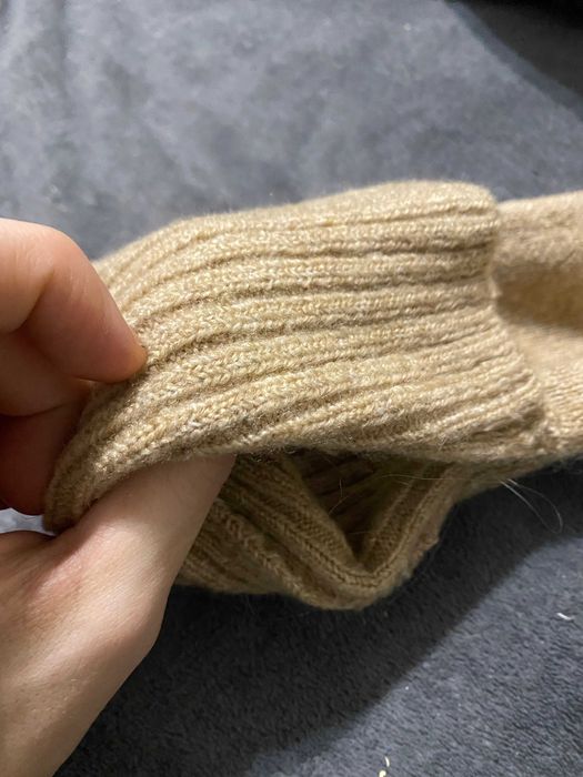 Светр Reserved із довгим горлом і зшитими рукавами