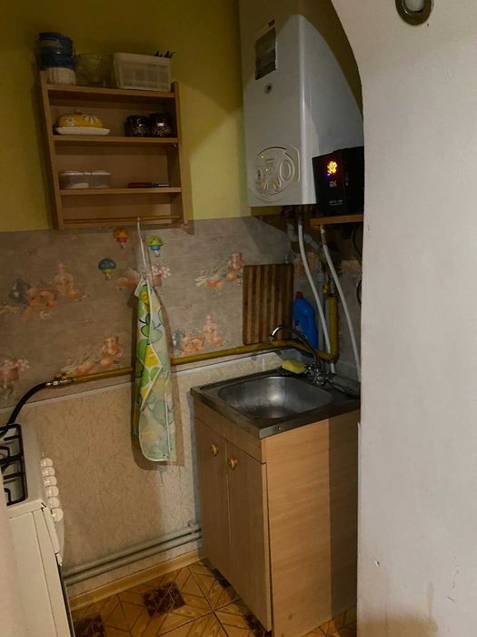 Продаж будинку з комунікаціями пригород Н
