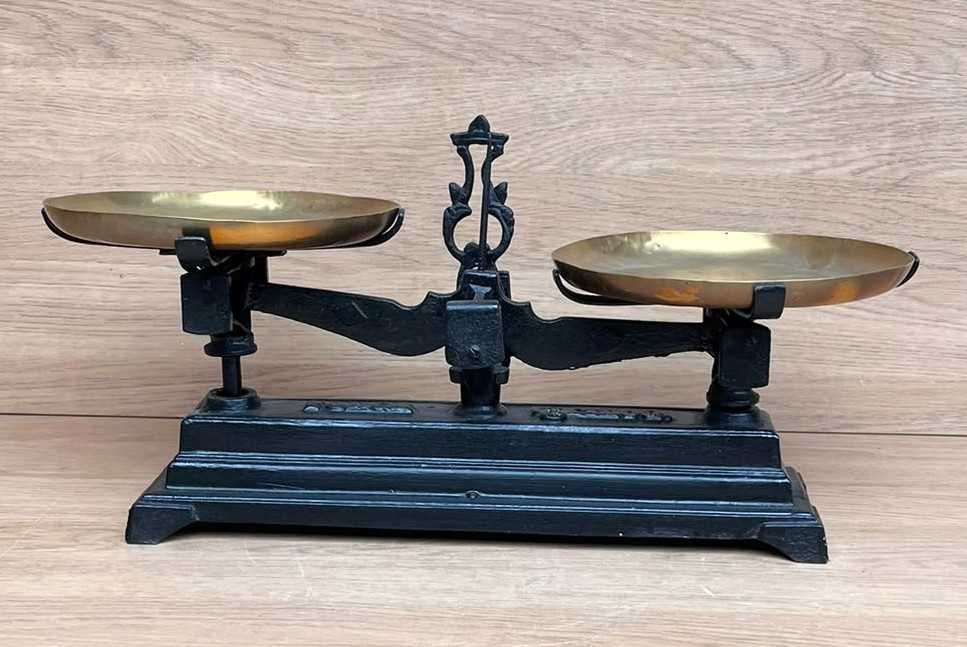 Balança de mesa antiga