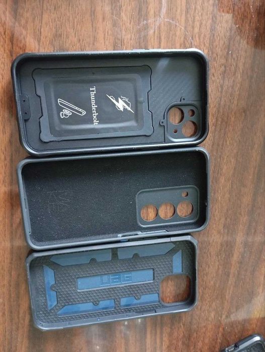 Срочно продам чехлы на айфон 14 плюс, и редми 15