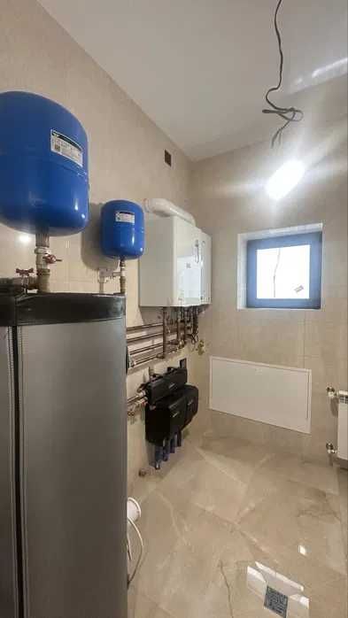 Будинок з ремонтом 207м2, 10 соток КМ, Стоянка - 330000уо