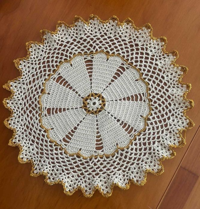 Naperon em Crochê ( napron crochet ) (zona do Funchal)