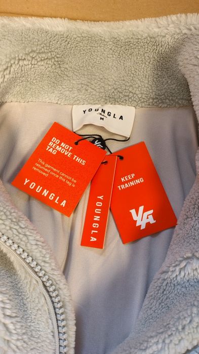 Youngla, kurtka.