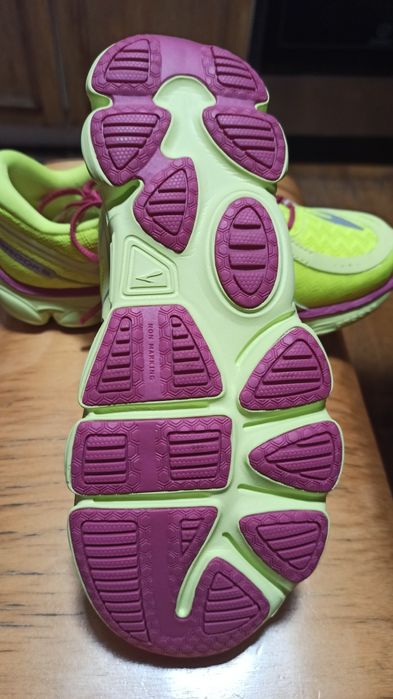 Idealne na halę - buty junior r. 34