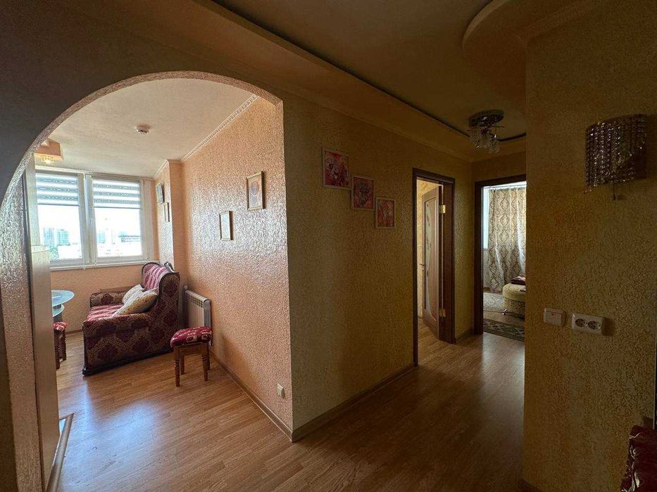 терміново здам 3-кімнатну з ремонотом і меблями Урлівська 23б