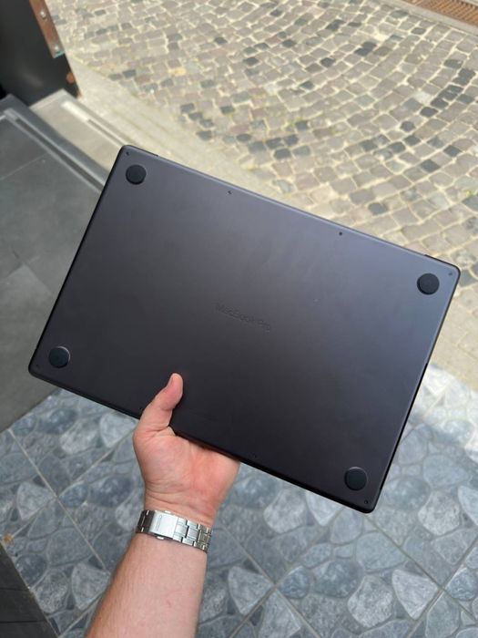 Apple MacBook Pro 16" M3 Pro 36ram 512ssd Space Black MRW23 акум 100% ідеал , офф гарантія на розбиття