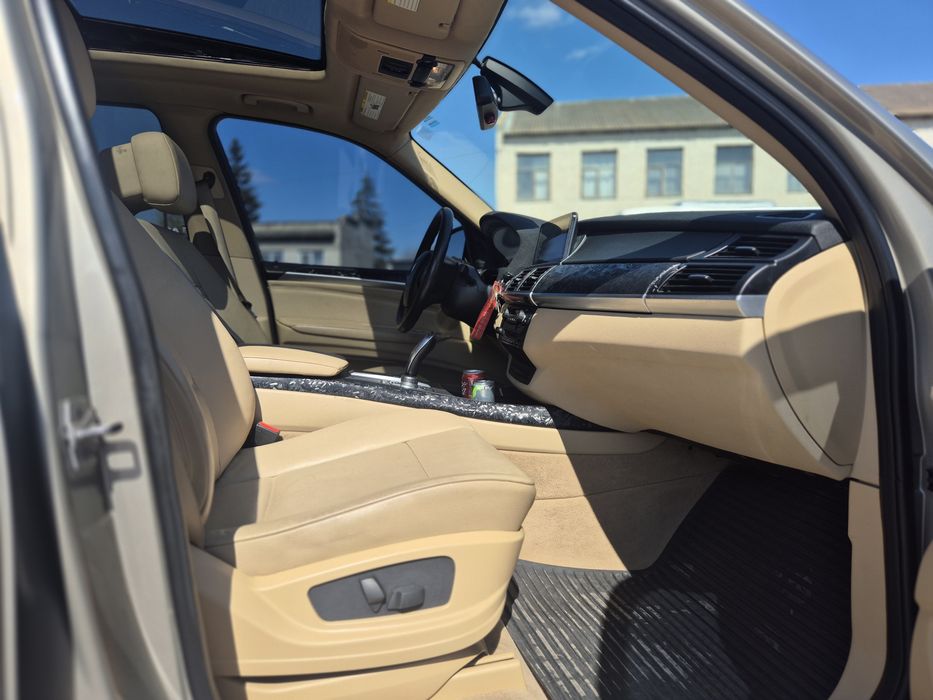 Продам BMW X5 E70 LCI
