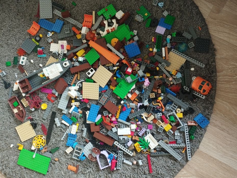LEGO oryginalne  mix 1,3kg — figurki, części, płytki