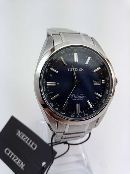 Титановые часы Citizen EcoDrive CB0260-56L мировое время радиоконтроль