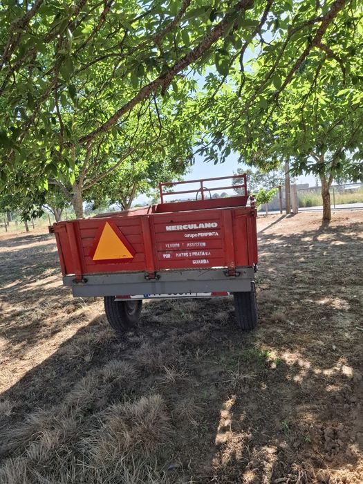 Reboque agrícola