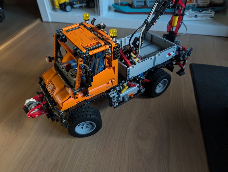 LEGO Technic 8110 Mercedes-Benz Unimog U 400 - Completo c/ Caixa