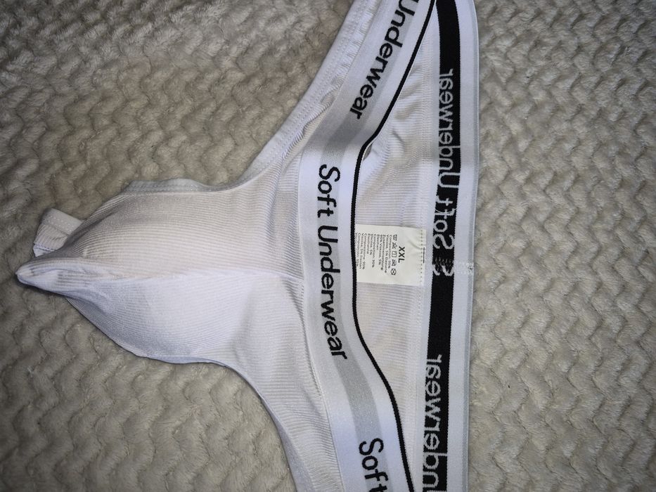 Super wygodne seksi stringi z kieszonką
