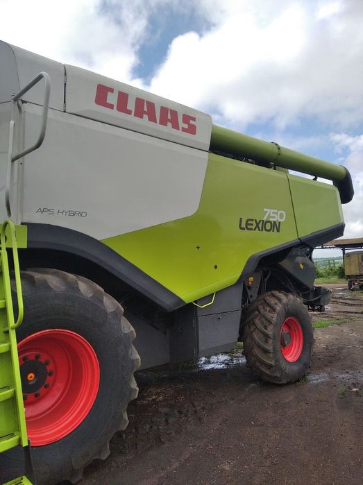 Комбайн Claas Lexion-750