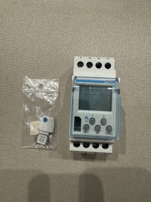 Programator czasowy Hager EG 103 Dwie sztuki