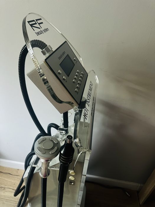 Urządzenie do fal RF i liposukcji kawitacyjnej