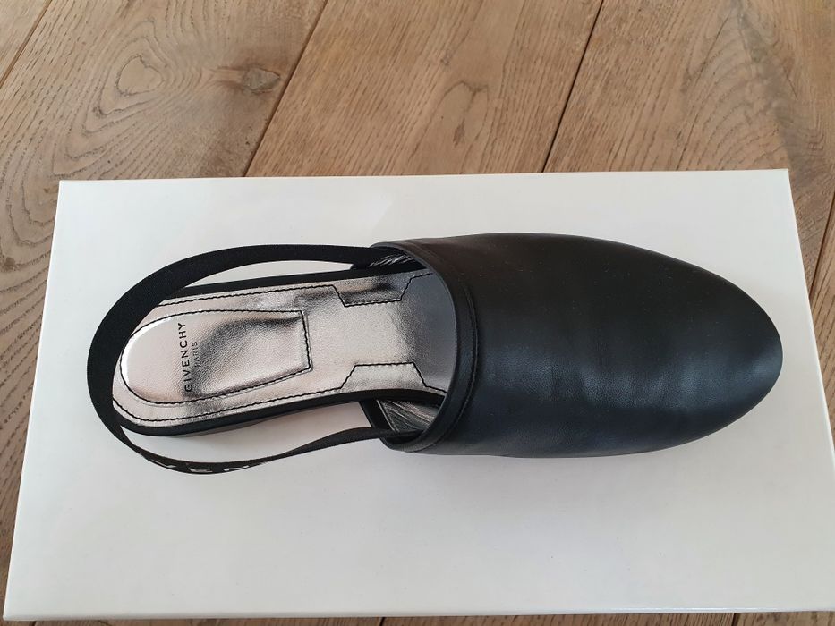 Sandałki damskie Givenchy