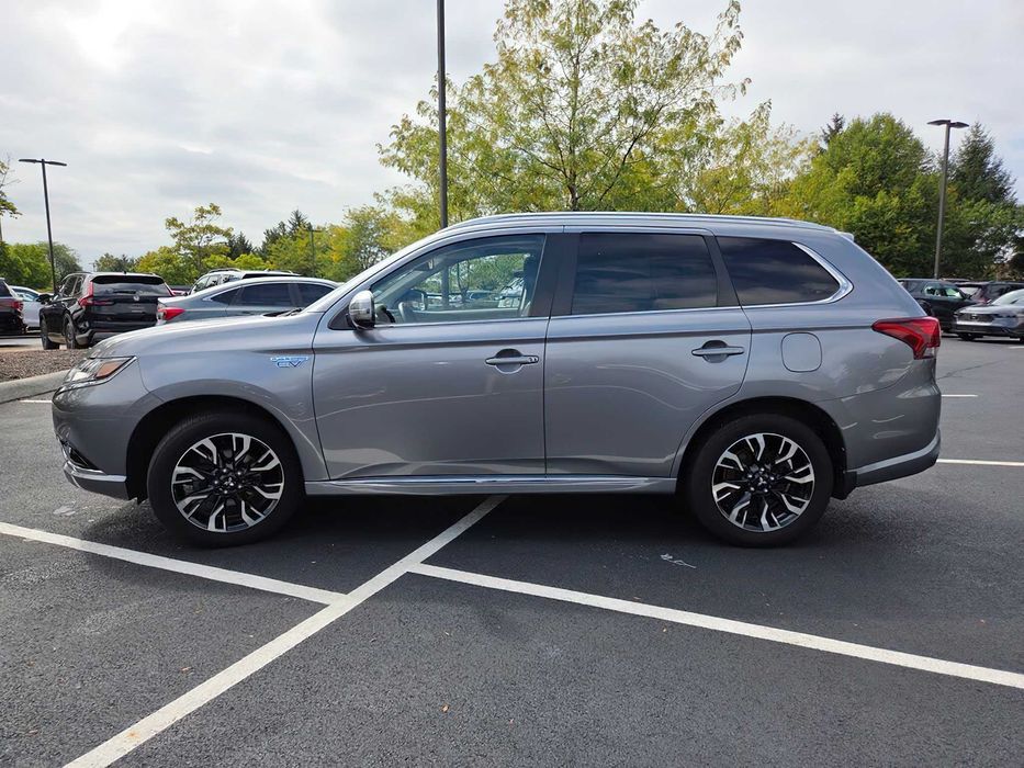 Mitsubishi Outlander PHEV GT      2018