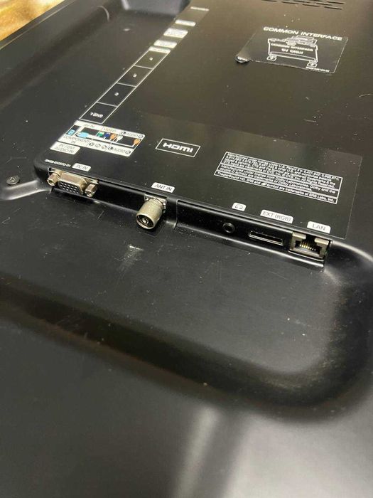 ПРОДАЮ: Телевізор - Samsung UE40D5500 (40 дюйми) 1080p з дефектом