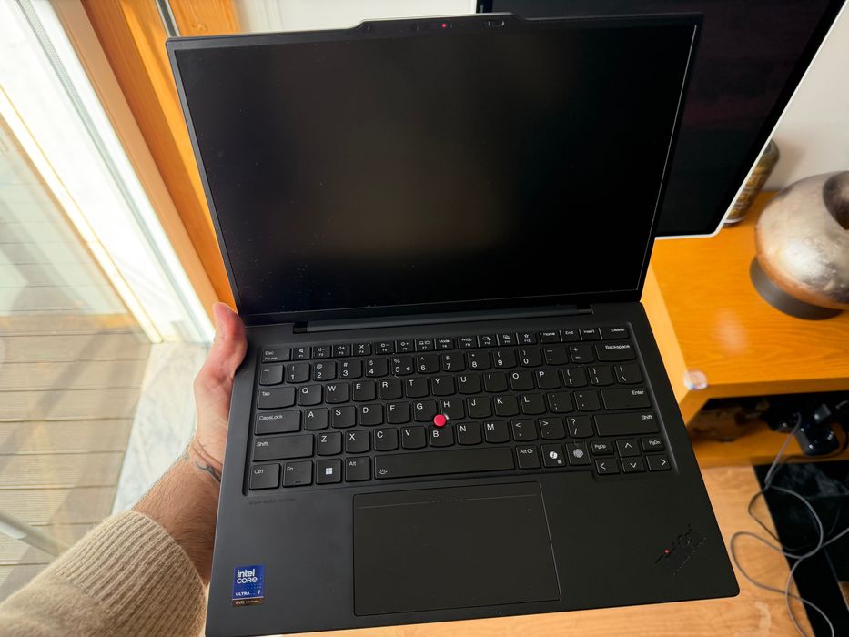 Lenovo ThinkPad X1 Carbon Gen 13 Aura Edition
