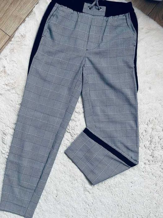 Damskie eleganckie spodnie Mohito