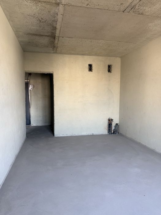 Продаж 1 кім. Трускавецька, 48 в зданому будинку