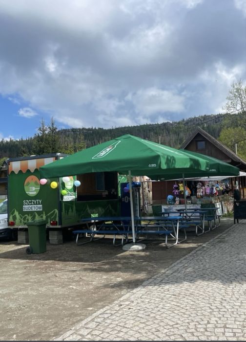 Przyczepa gastronomiczna z wyposażeniem