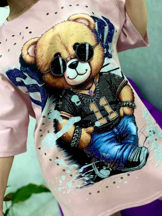 Яскрава Футболка оверсайз з мішком, зі стразами