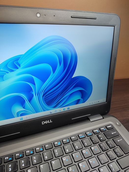 SOLIDNY Dell Latitude 3310 i5-8265U 8GB RAM 256SSD Win11