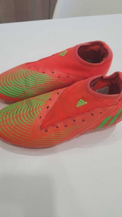 Chuteira adidas numero 38 em bom estado