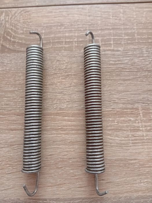 Подарую дві пружини