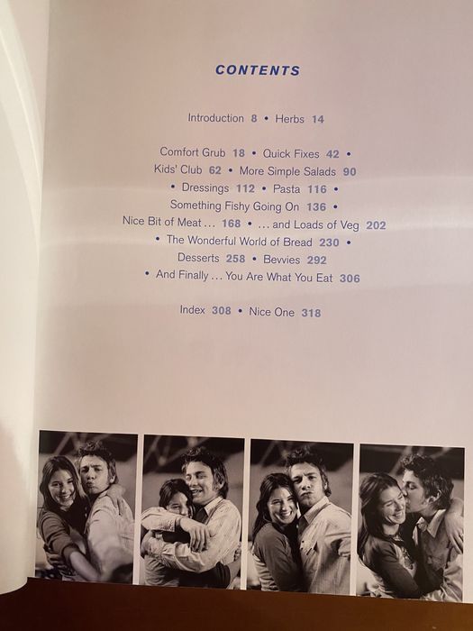 Livro Happy Days with the Naked Chef de Jamie Oliver (idiom ingles)