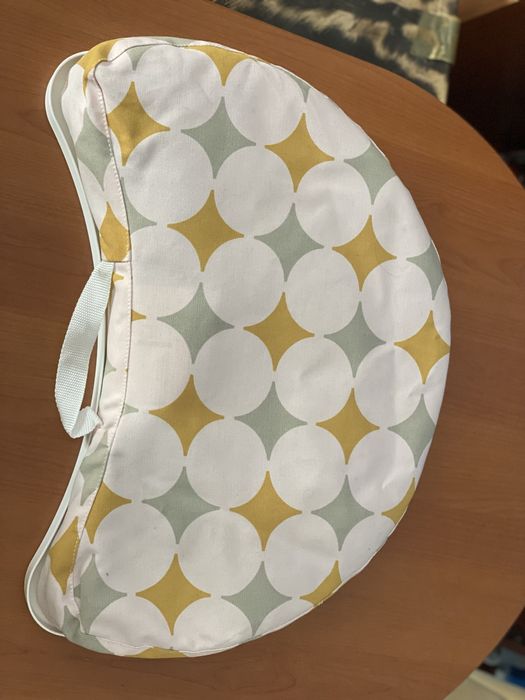 Almofada com mesa de apoio