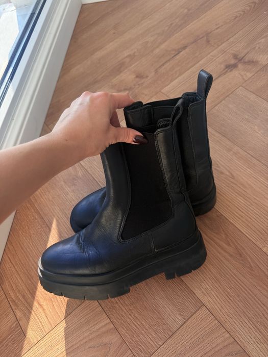 Натуральні челсі Zara 35