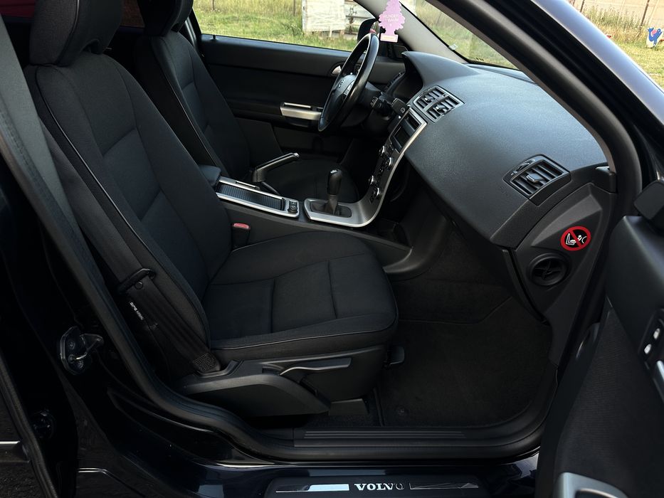 Volvo V50 2009рік 1.6дизель не фарбована