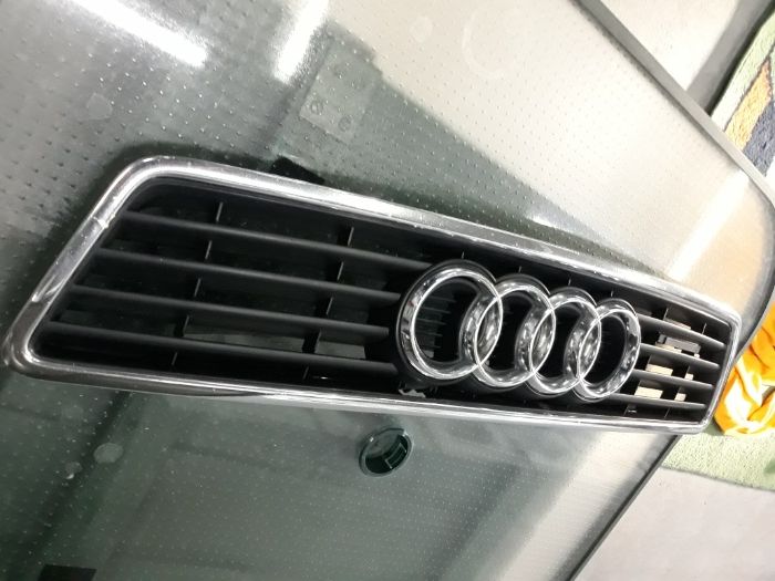 Audi A6 C5 Ауди А6 С5 решетка радиатора оригинал