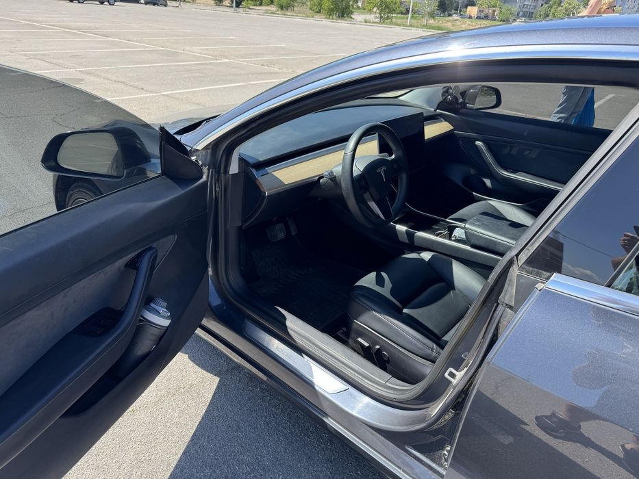 Tesla model 3  2019