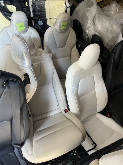 Сидіння Tesla Model S,X,Y,3