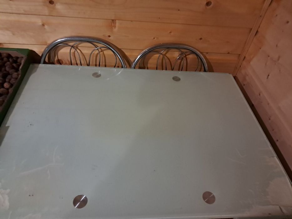 Stół szklany krzesła