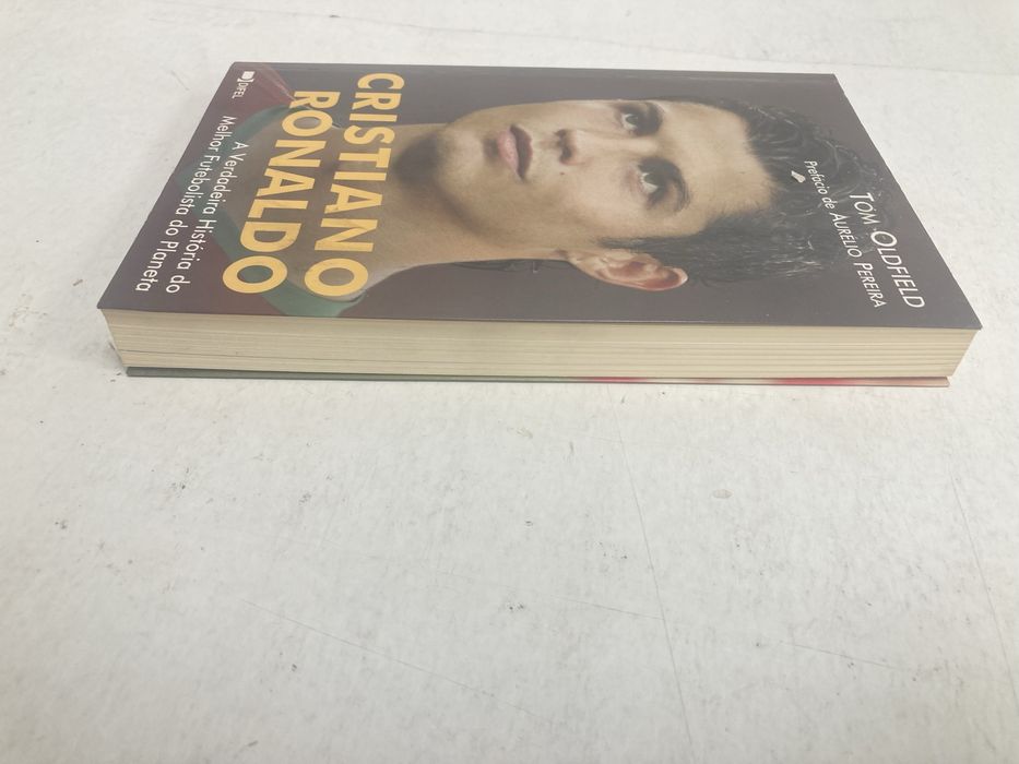Livro Cristiano Ronaldo, de Tom Oldfield