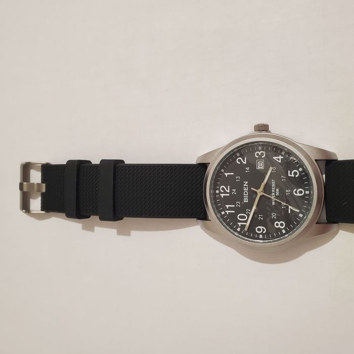 Продам кварцовий чоловічий годинник фірми Biden