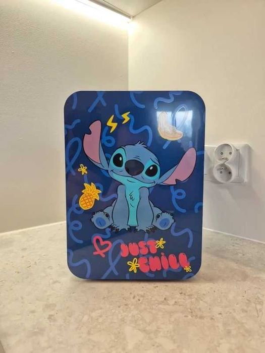 Mini lodówka Disney Stitch – na 6 puszek, nowa w pudełku