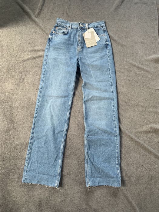 dżinsy straight leg z wysokim stanem (prosta nogawka)