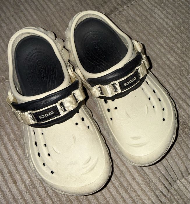 Crocs - klapki płaskie