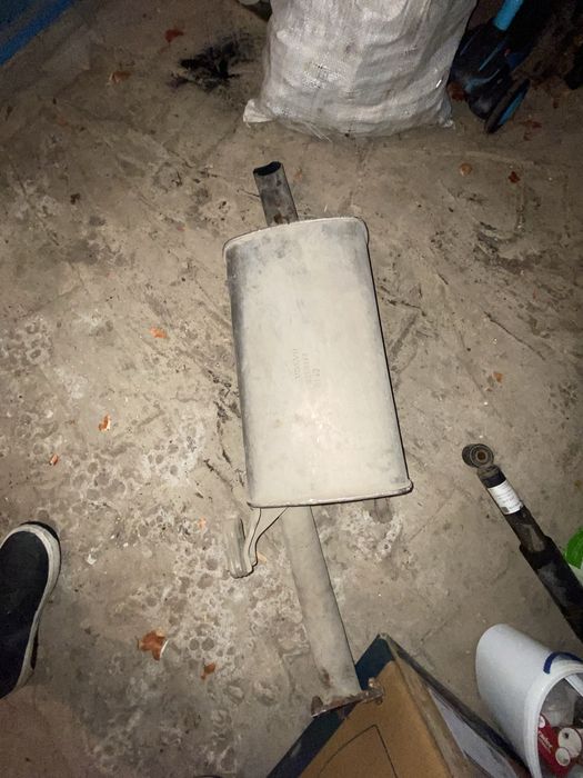 Продам глушитель Вольво v40