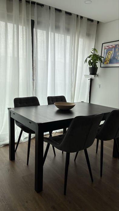 Mesa com 4 Cadeiras