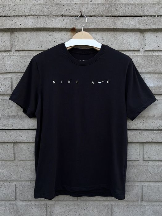 Czarna koszulka z haftowanym logo Nike Air, rozmiar M