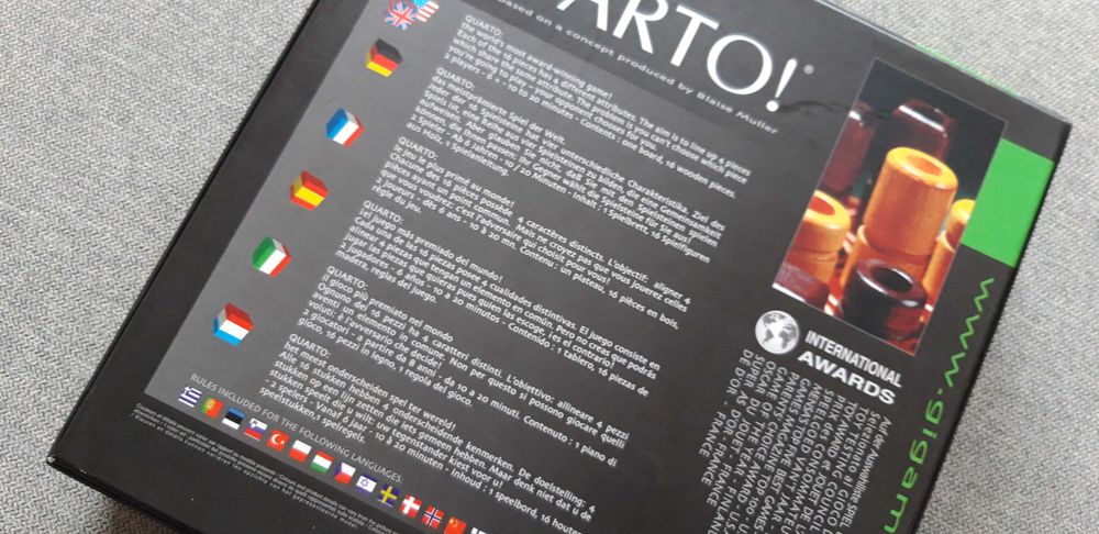 Jogo de tabuleiro QUARTO - Artigo NOVO.