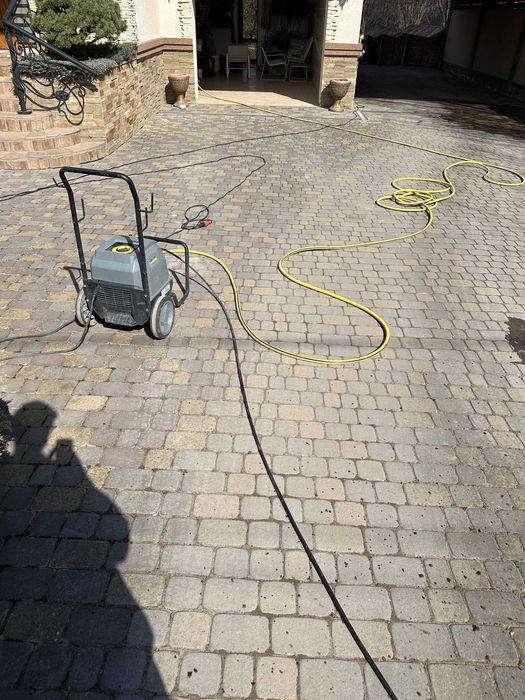 Мийка фасадів і плитки — Полонне